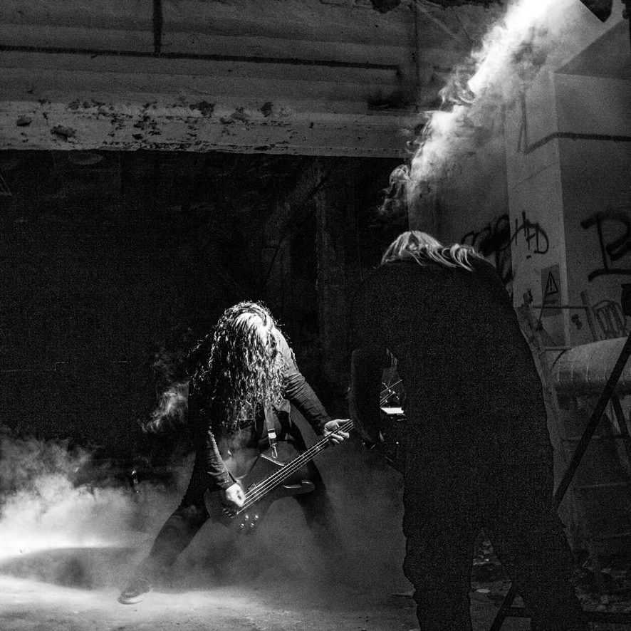 Sharlee D'Angelo behind the scenes