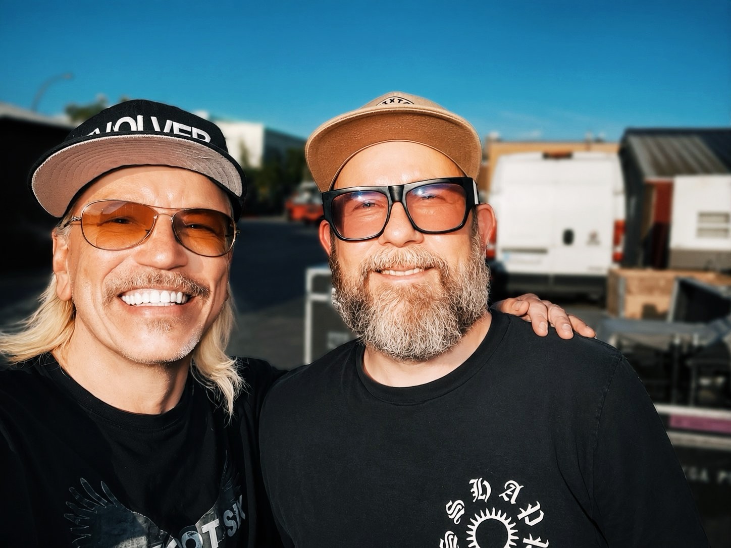 Patric Ullaeus with Anders Friden on set